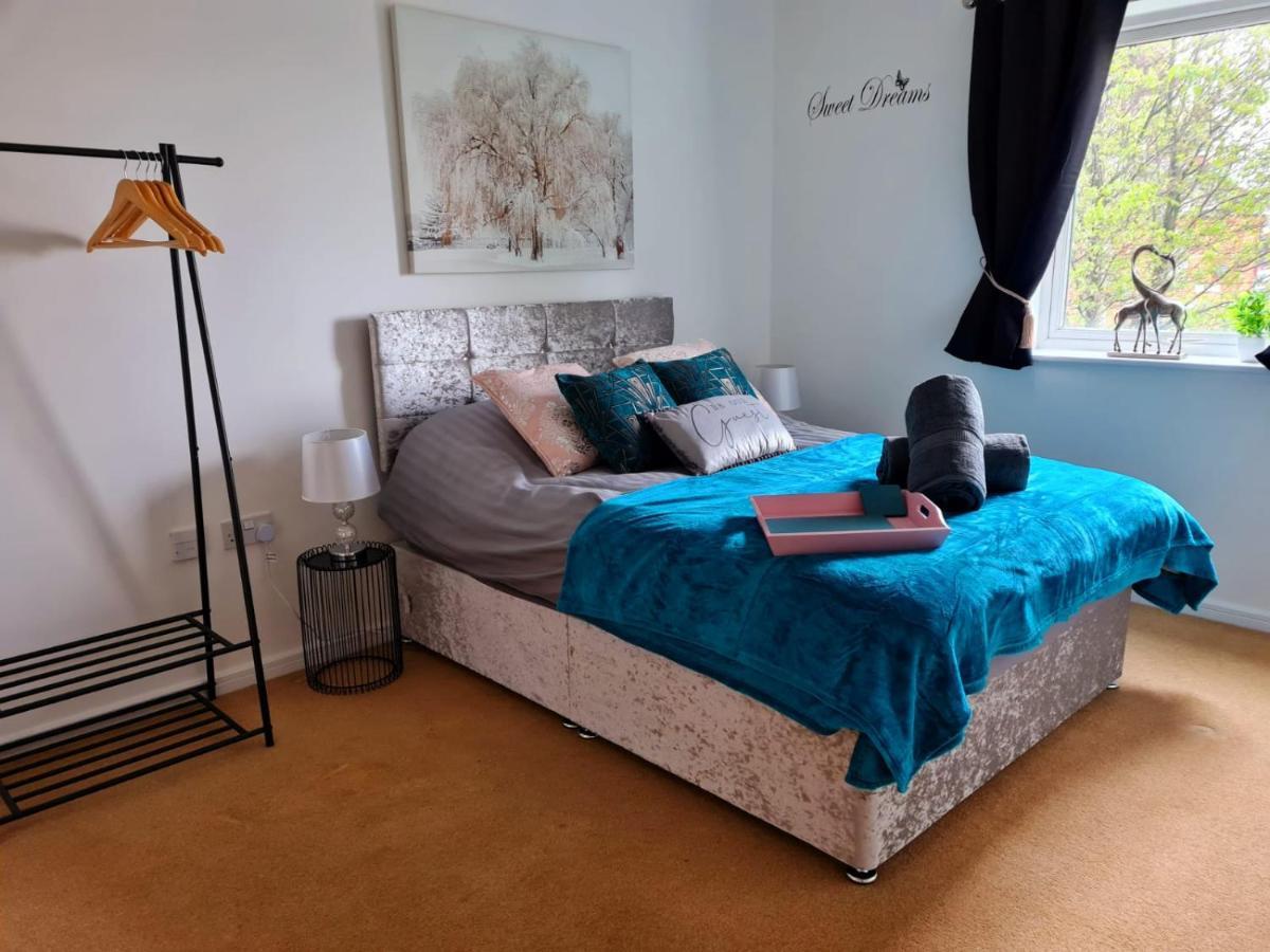 Emerald Blossom-Central Warrington, Luxurious Yet Homely, Wifi, Secure Parking Exterior foto